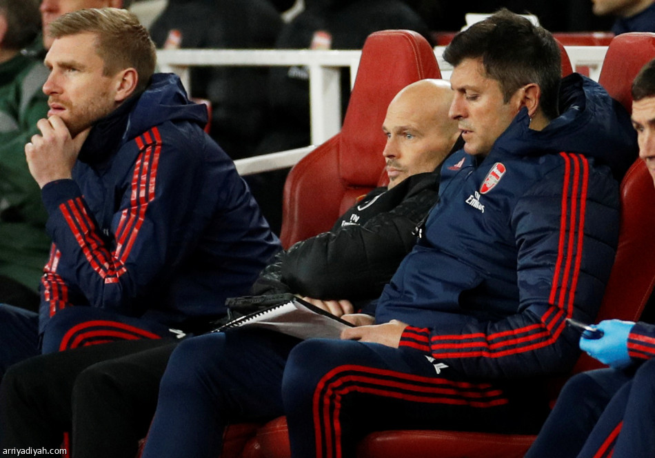 السيتي يضرب  أرسنال بثلاثية