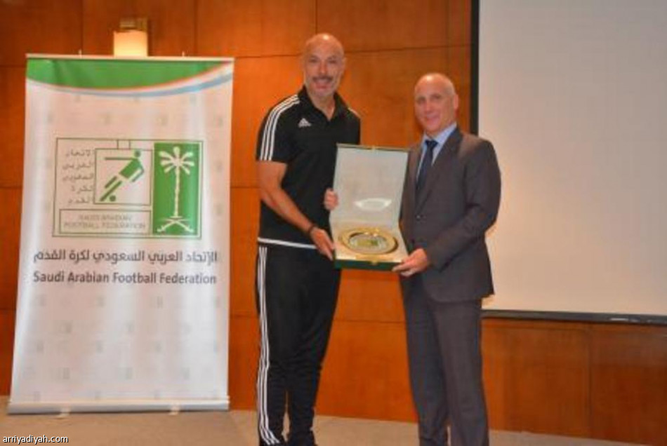 إتحاد القدم يقيم ورشة عمل مع المركز الدولي للأمن الرياضي
