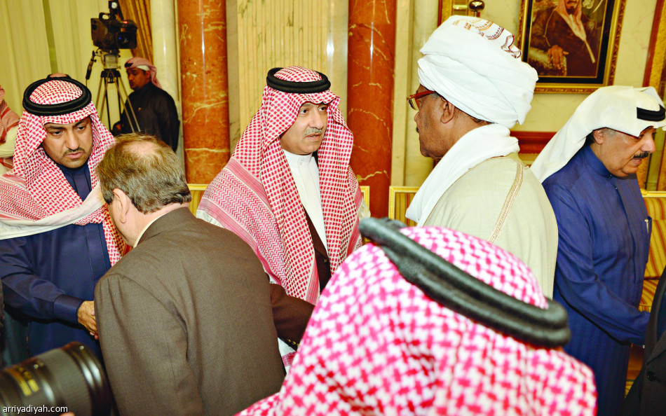 أبناء وأحفاد الملك عبدالله يتلقون التعازي