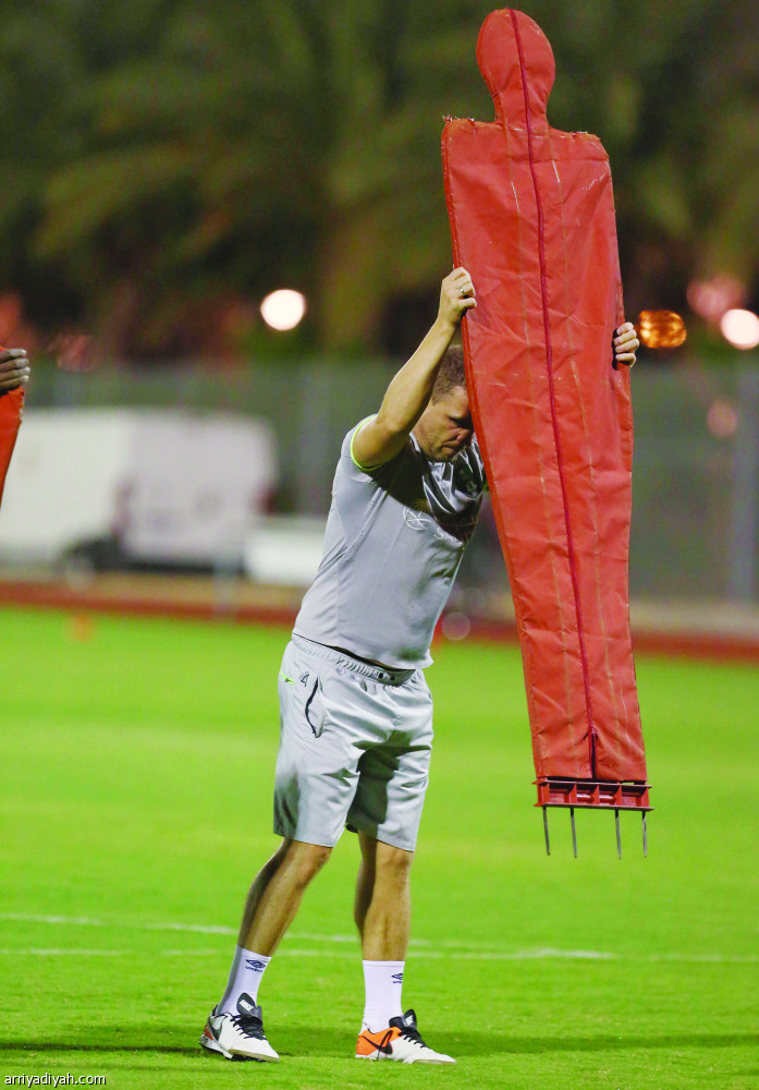 ضربة جديدة للأهلي.. الضامة تبعد عواجي