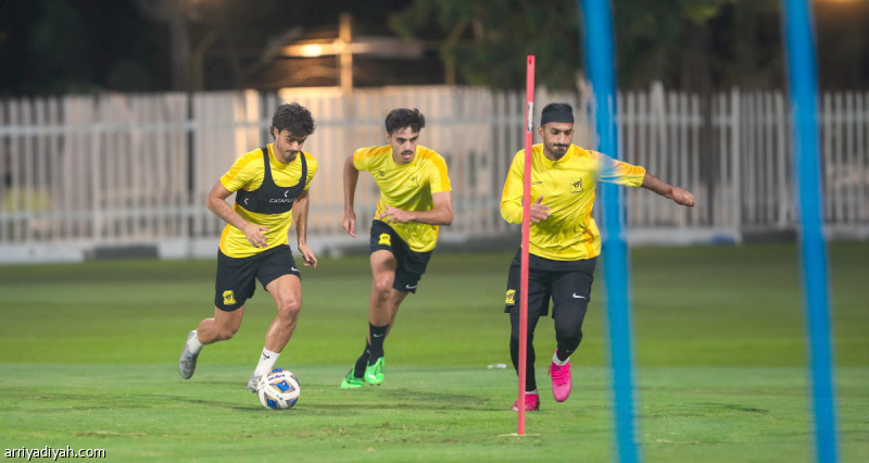 غياب فيليبي لويز عن مباراة الاتحاد أمام الهلال بقرار فني وجوتا يغيب لنقص الجاهزية