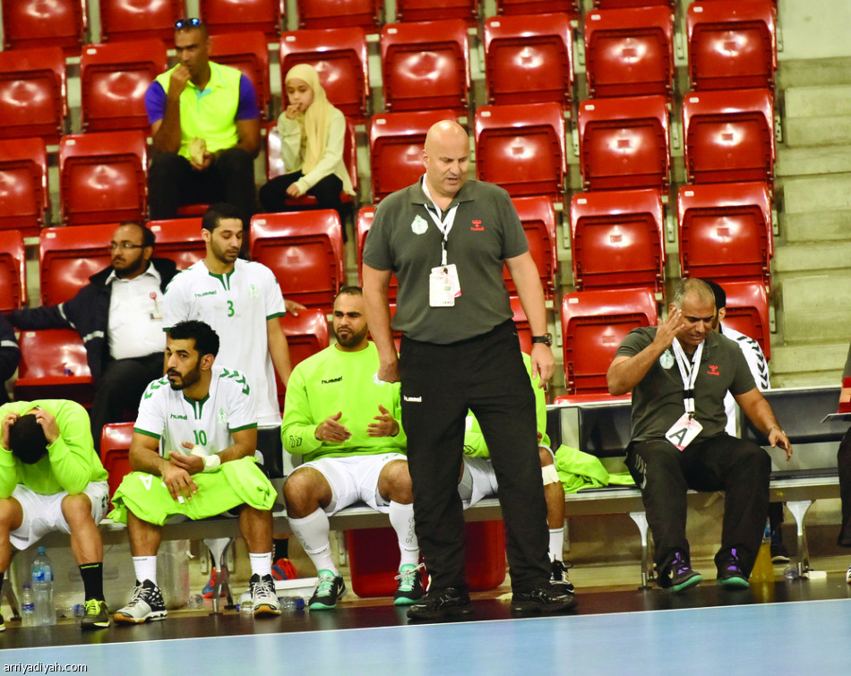 الأهلي ضيفاً على الوحدة .. والشباب في مواجهة الخليج