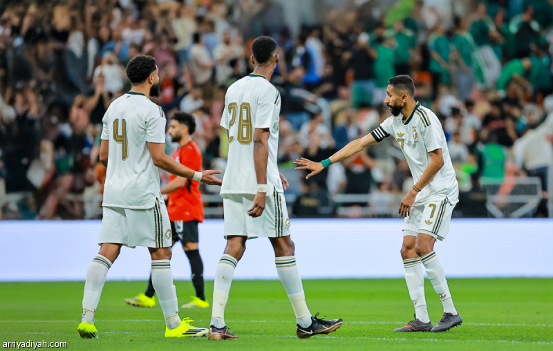 ثلاثية في شوط.. سابقة مع رينارد