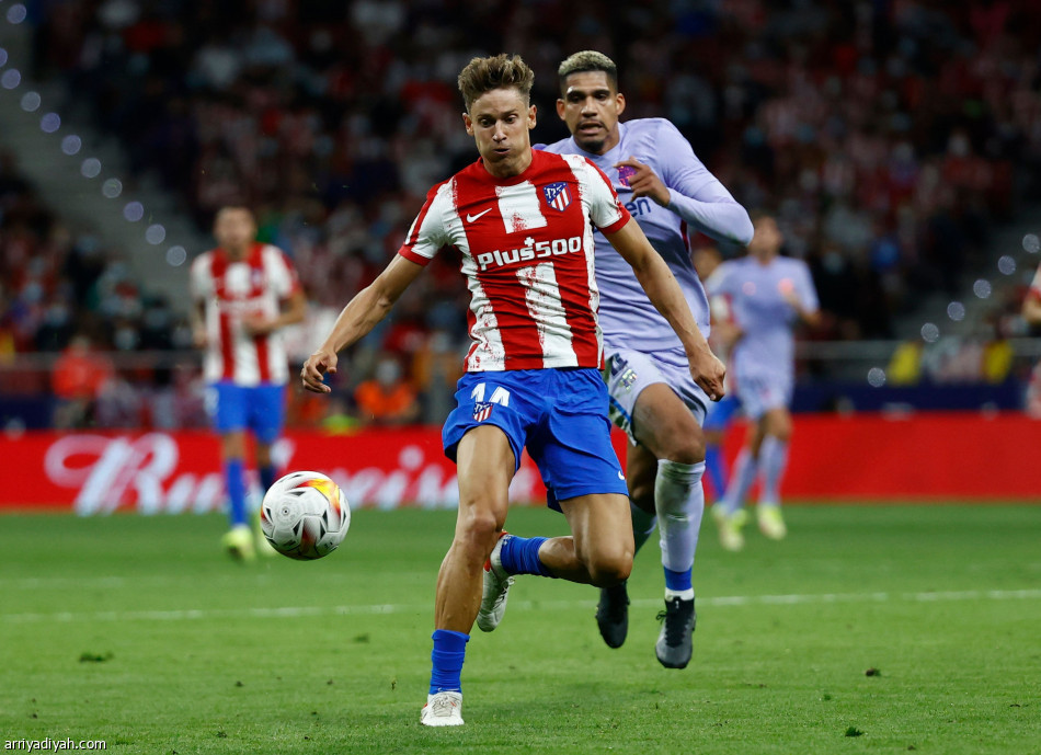 سواريز يهزم برشلونة وينتقم من كومان