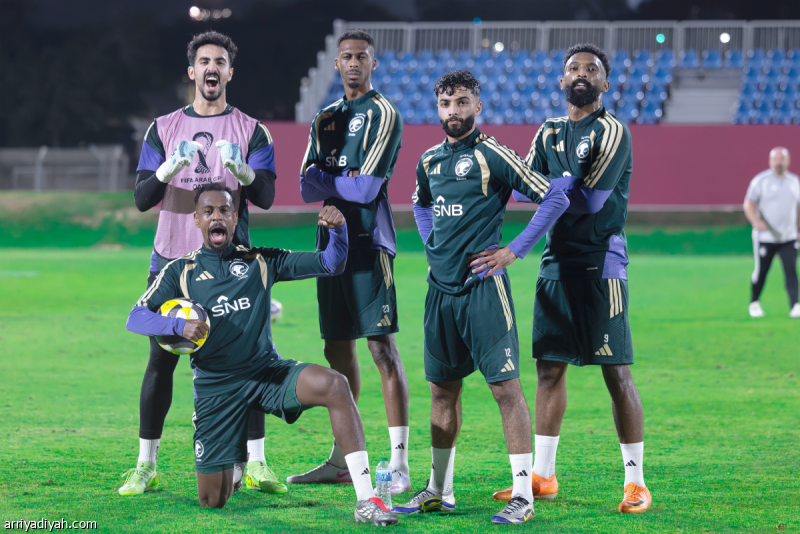 أيمن خارج تحضيرات الأخضر