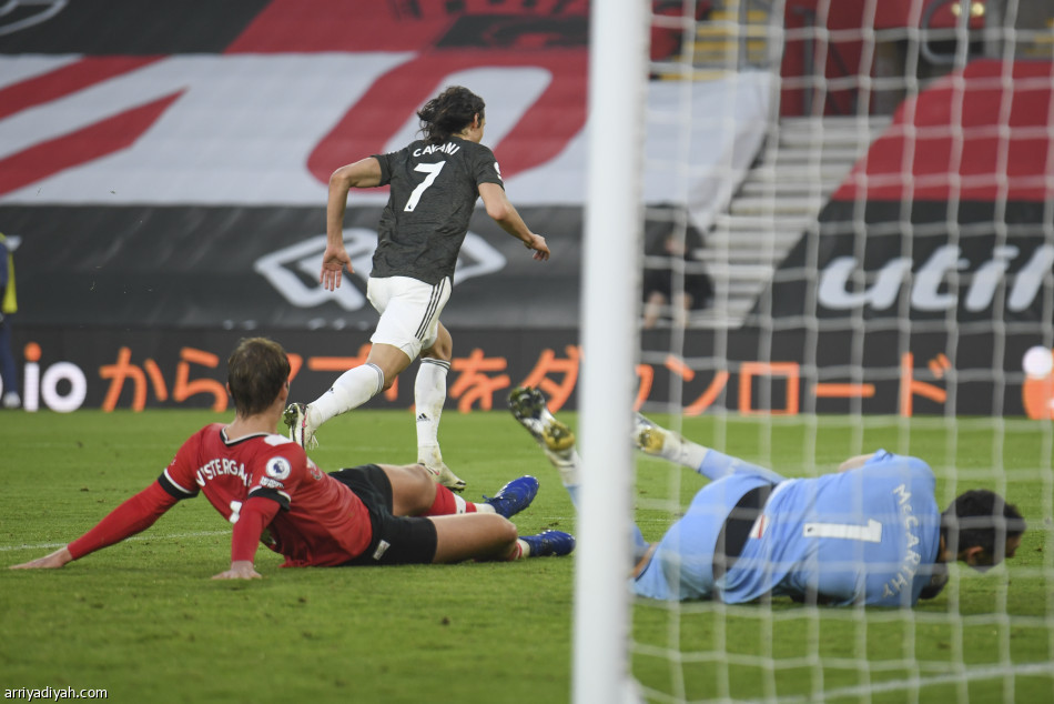 كافاني ينتفض.. ويمنح يونايتد انتصارا قاتلا