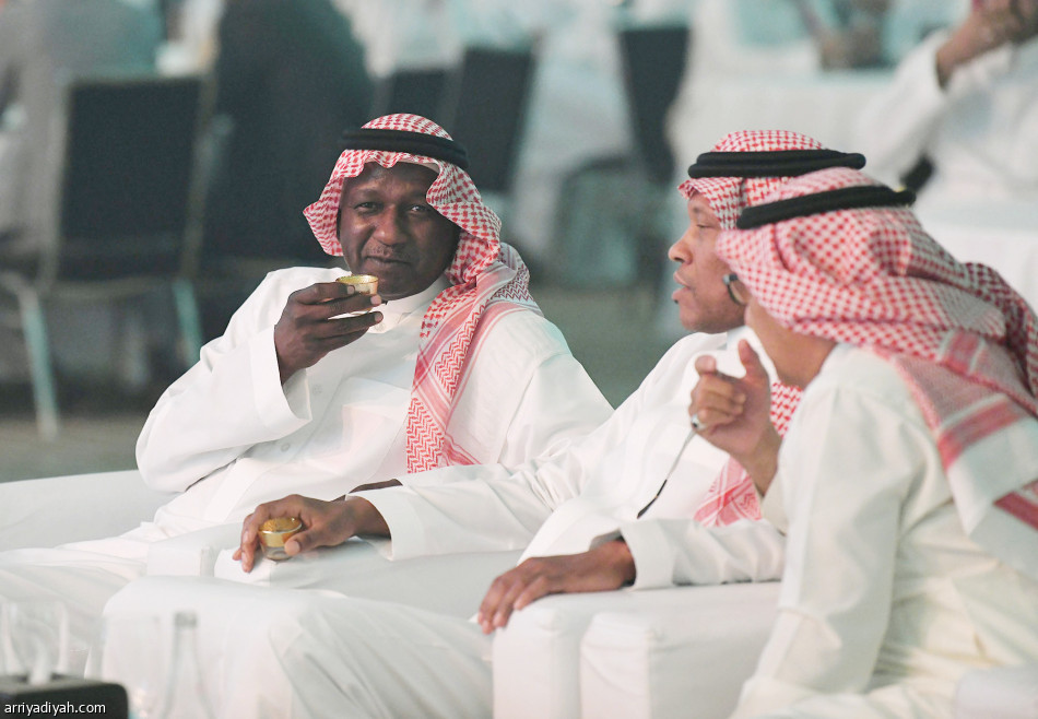 حمد الله.. 
نجم الدوري السعودي