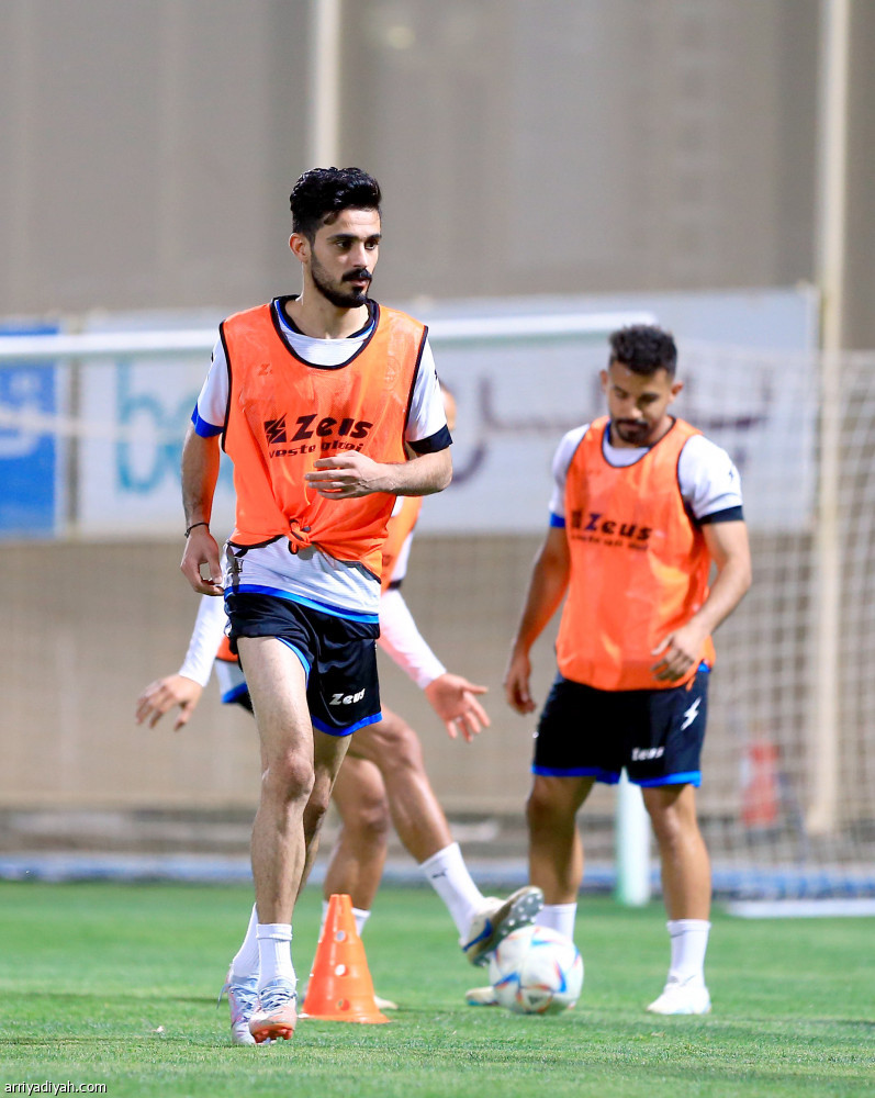سانتو يفاضل
بين كوستا والناشري