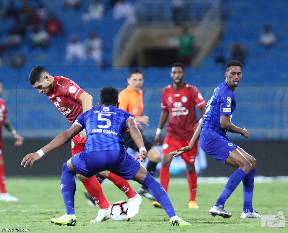 برباعية الاتفاق.. الهلال يغرد وحيداً في الصدارة دون خسارة