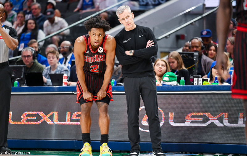 بعد 6 أعوام.. دونوفان يودع «ثيران شيكاجو»