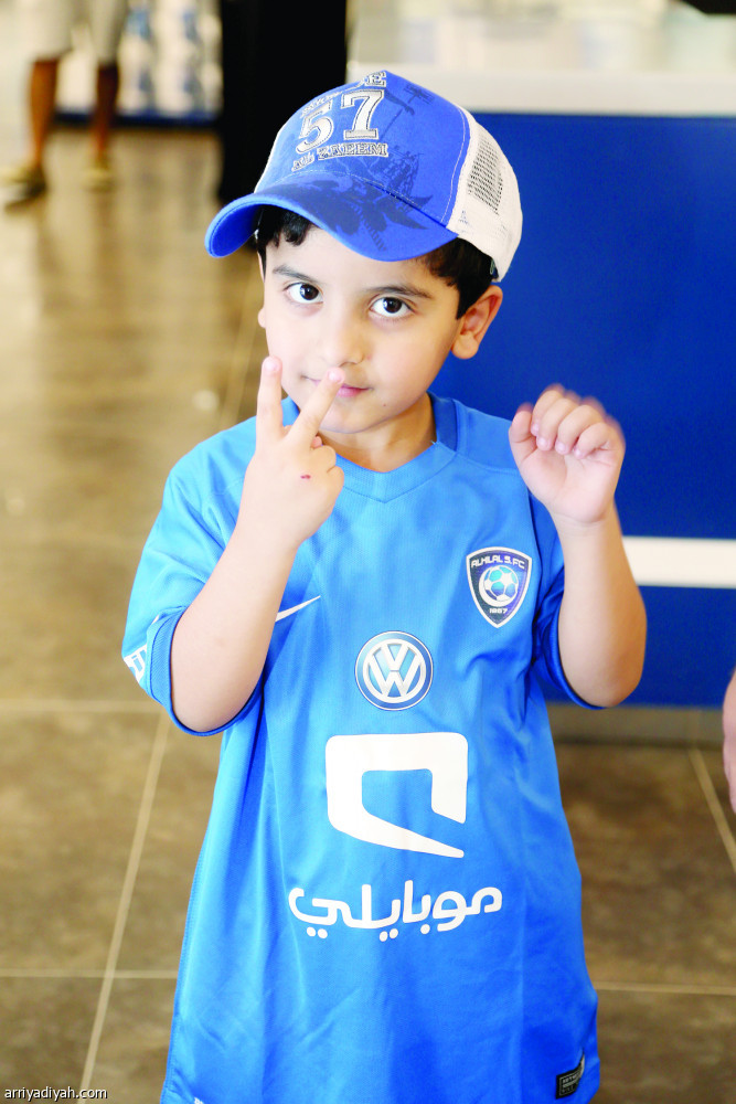 إقبال هلالي كبير على الزي الجديد