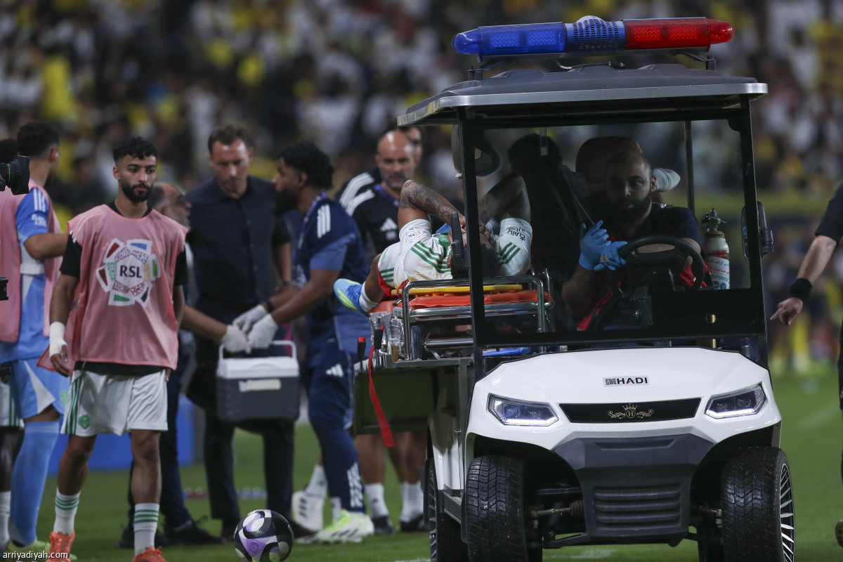 جالينو يسقط ويغادر