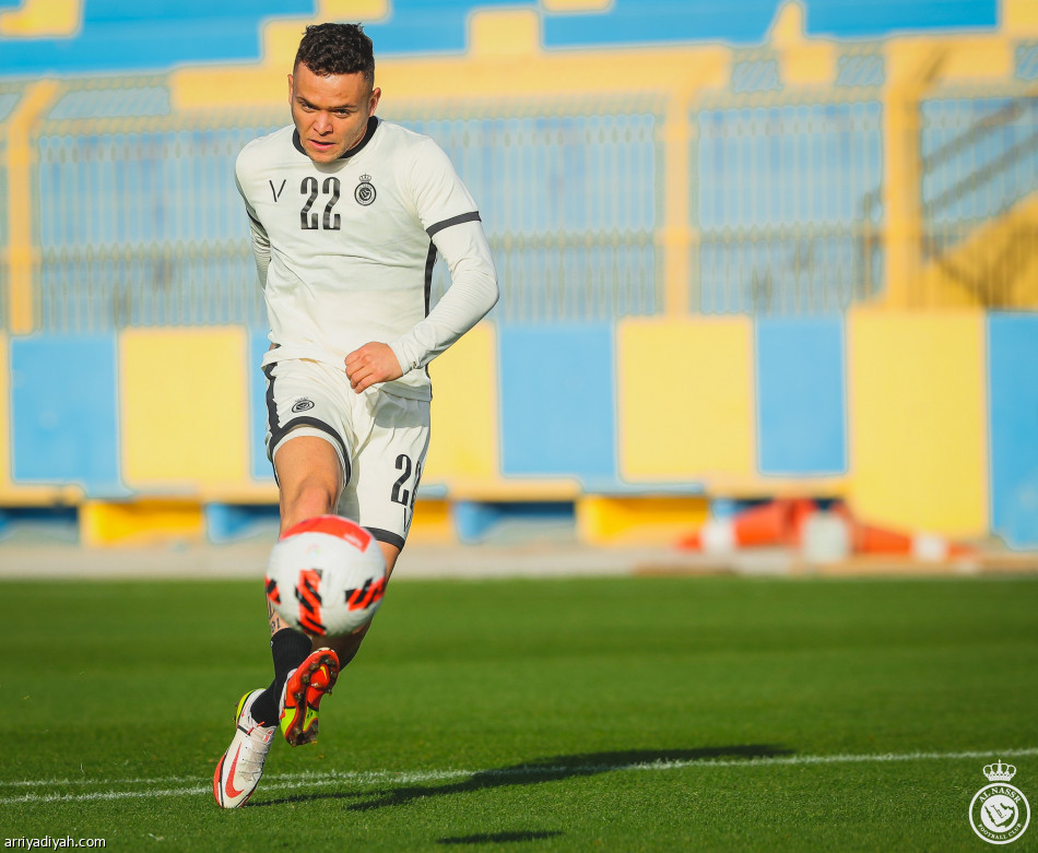 رورسو يجهز النصر لياقيا بمشاركة الدوليين