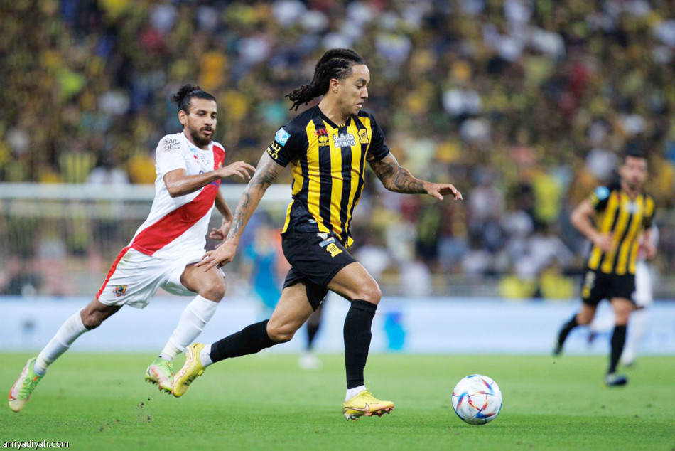 بـ 13 انتصارا..
الاتحاد يسيطر
على الوحدة