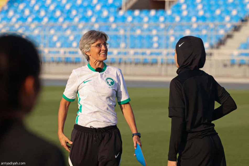 الكرة النسائية تنظم برنامج رمضاني للناشئات