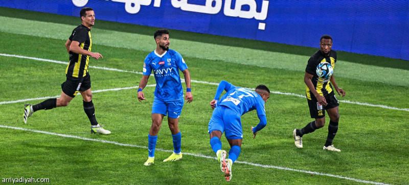 الهلال يعمق جراح الاتحاد بالهزيمة السادسة عشرة في تاريخ مواجهاتهما بدوري المحترفين السعودي