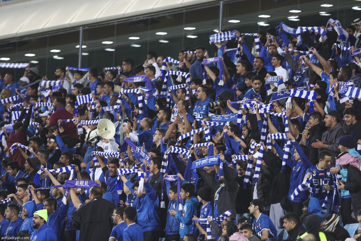 الهلال يستعرض