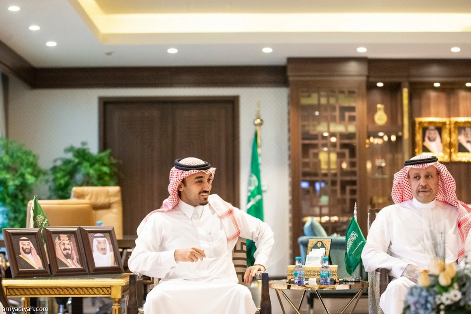 «الفيصل» يكرم أصحاب الإنجازات الرياضية