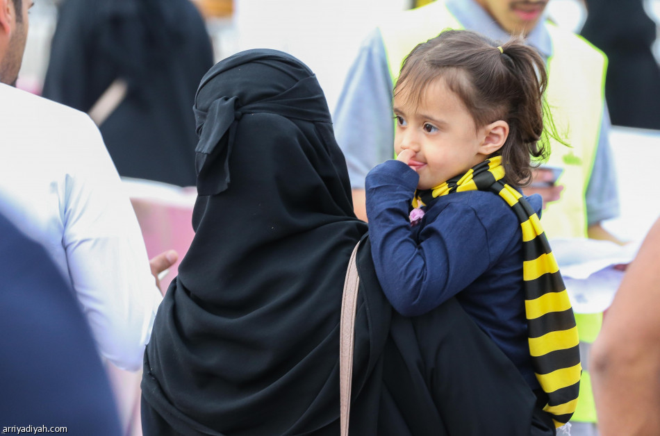 بالصور.. جماهير الاتحاد والهلال في الجوهرة