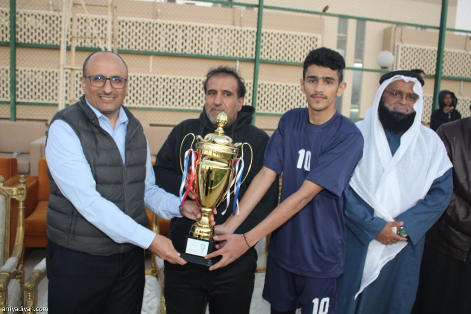 Administratief wint de Dean's Cup van Abha College of Technology