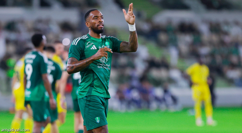 إيفان توني يصبح رابع لاعب أهلاوي يسجل 20 هدفًا في موسم واحد بدوري روشن السعودي
