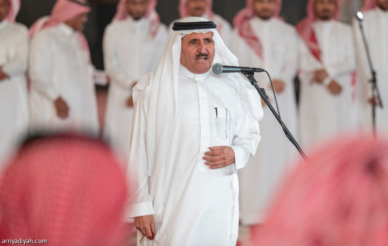 العازمي لـ «الرياضية»: تمسّكوا بالشعر الشعبي.. وعاقبوا المتجاوزين