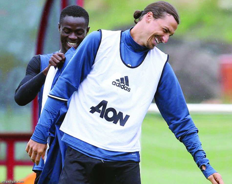 القادسية والشباب دعما الديربي بـ10 لاعبين