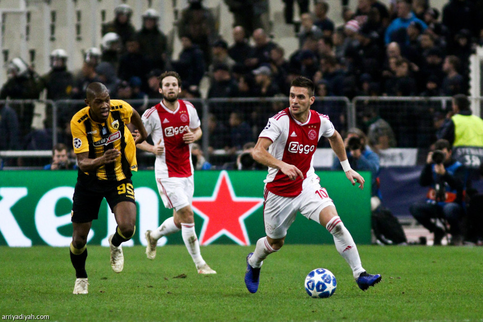 دوري أبطال أوروبا: أياكس يتأهل إلى دور الـ16