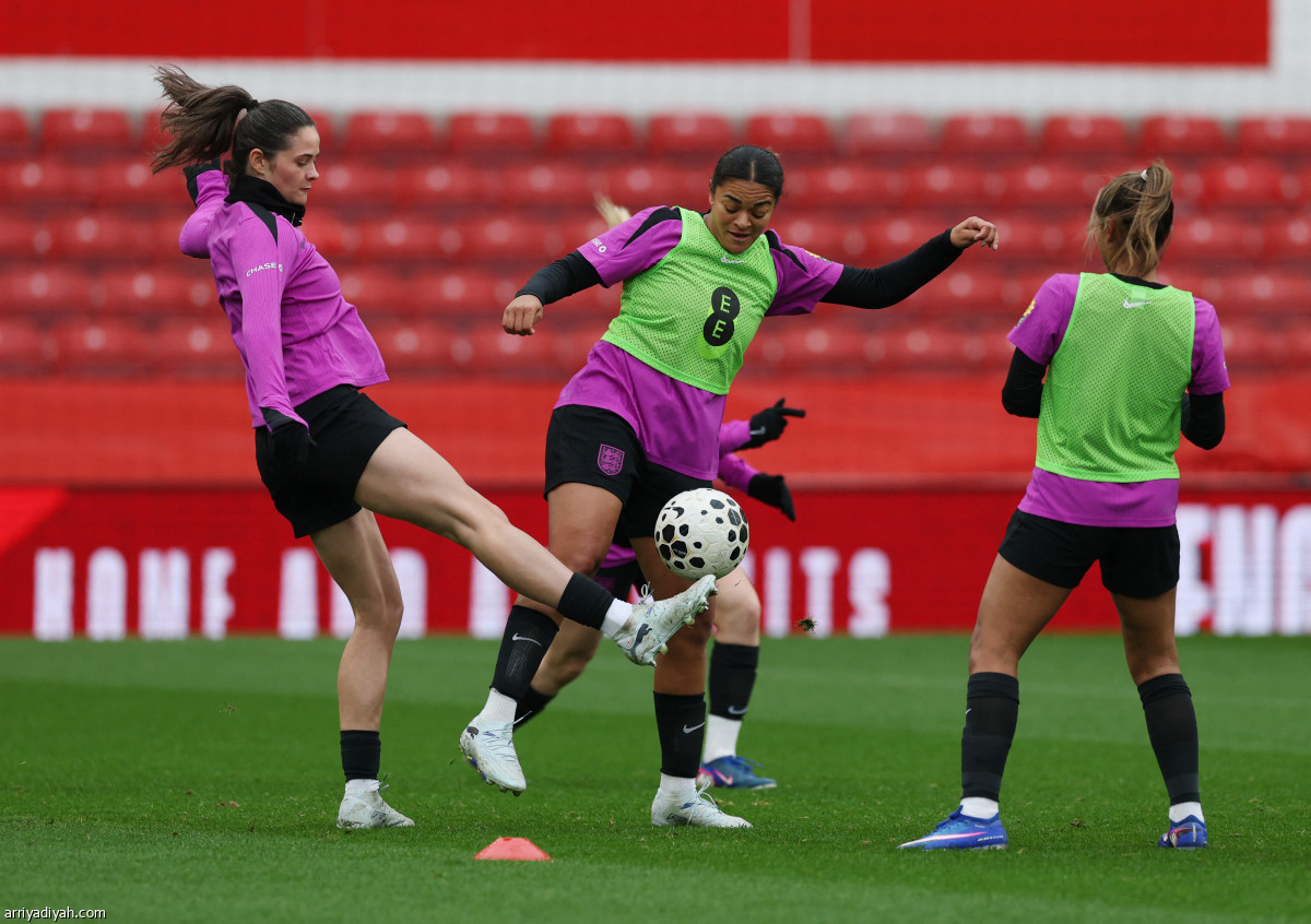 الإنجليزيات يستعددن