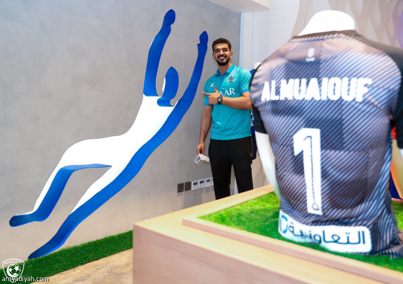 قبل أيام من الديربي.. الهلال يفتتح متجره