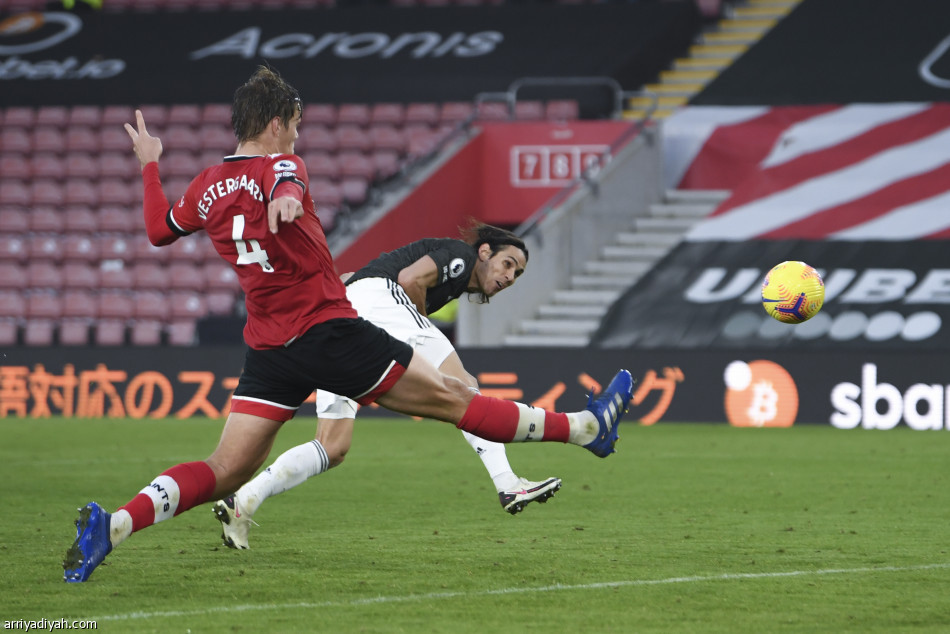 كافاني ينتفض.. ويمنح يونايتد انتصارا قاتلا