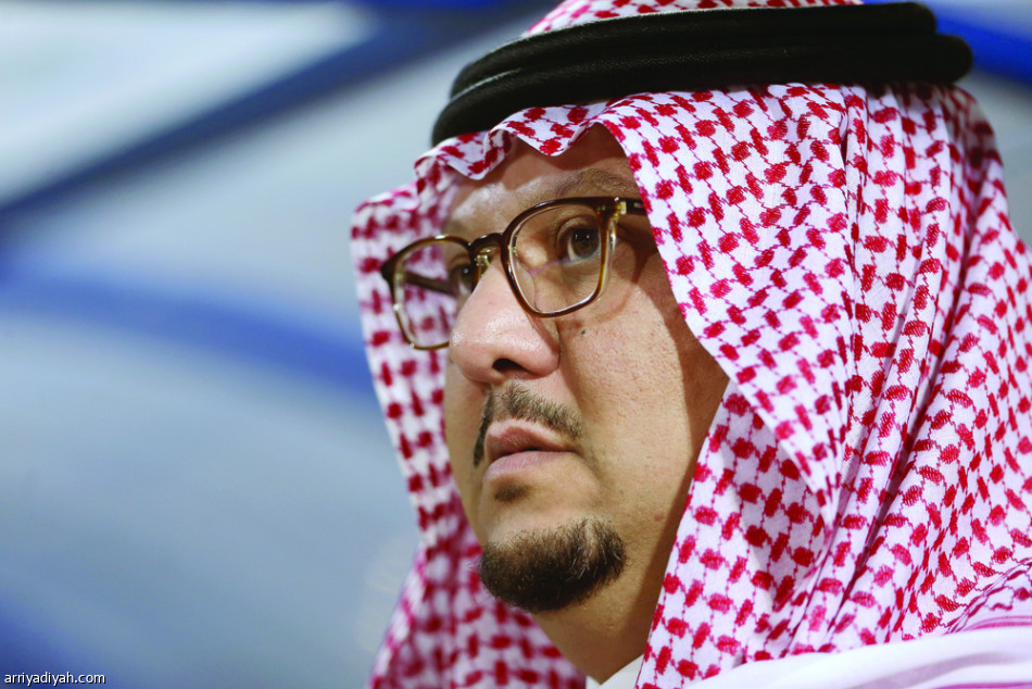 فيصل بن تركي يفي بالتزاماته بشيك مصدق