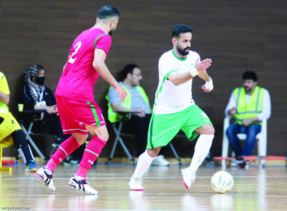 الصالات 
يواجه لبنان بفرصتين