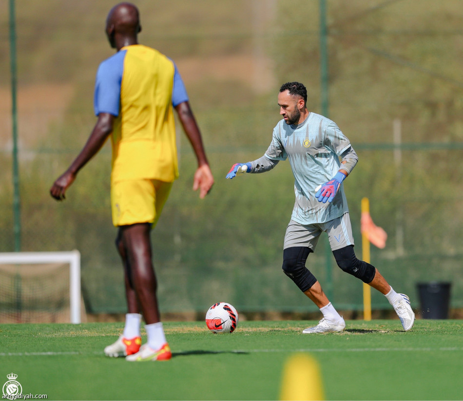 النصر.. جارسيا يقيس الأوزان ويجتمع باللاعبين