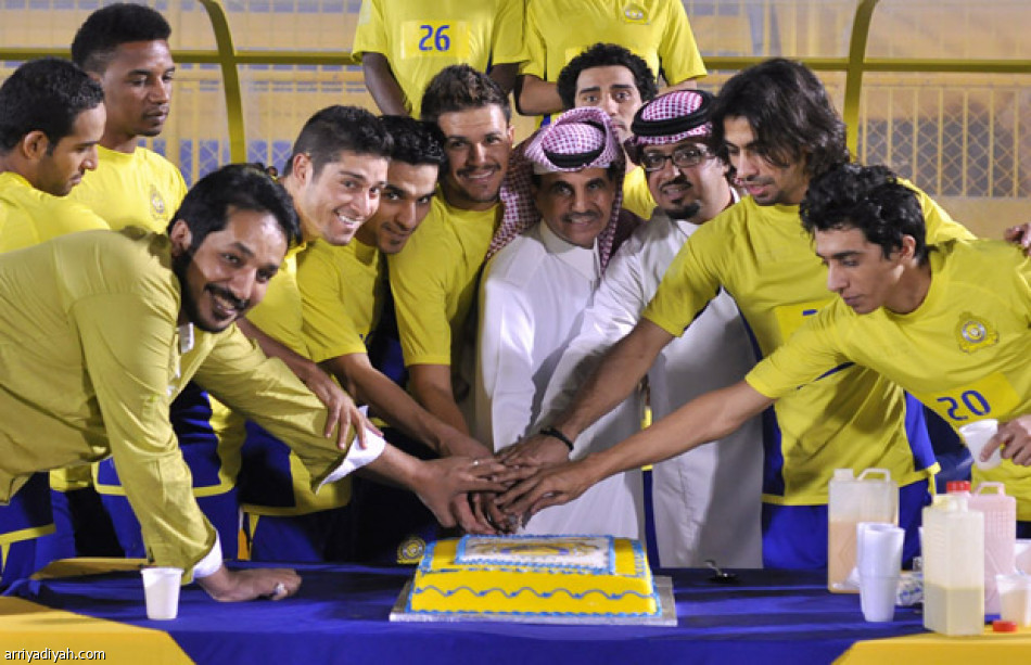 ايفرتون والتون في تدريبات النصر