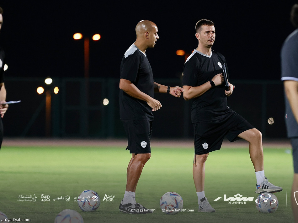 الطائي ينهي تحضيرات مواجهة الهلال