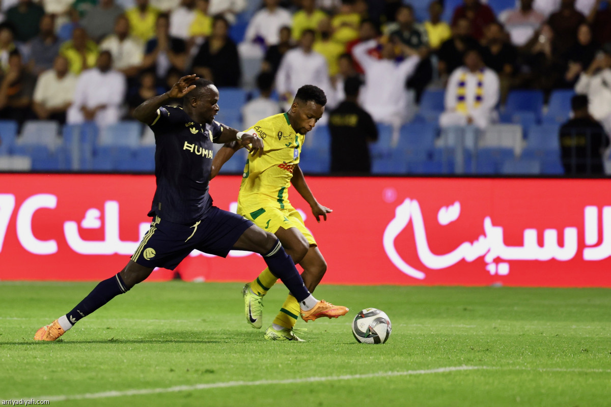 النصر يتعثر