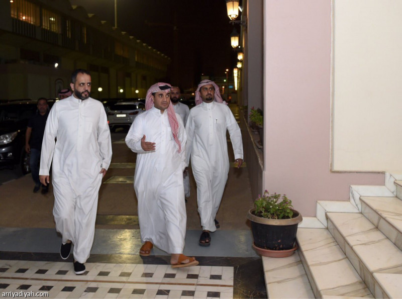 البلطان يقف على احتياجات الشباب قبل مواجهة الفيحاء