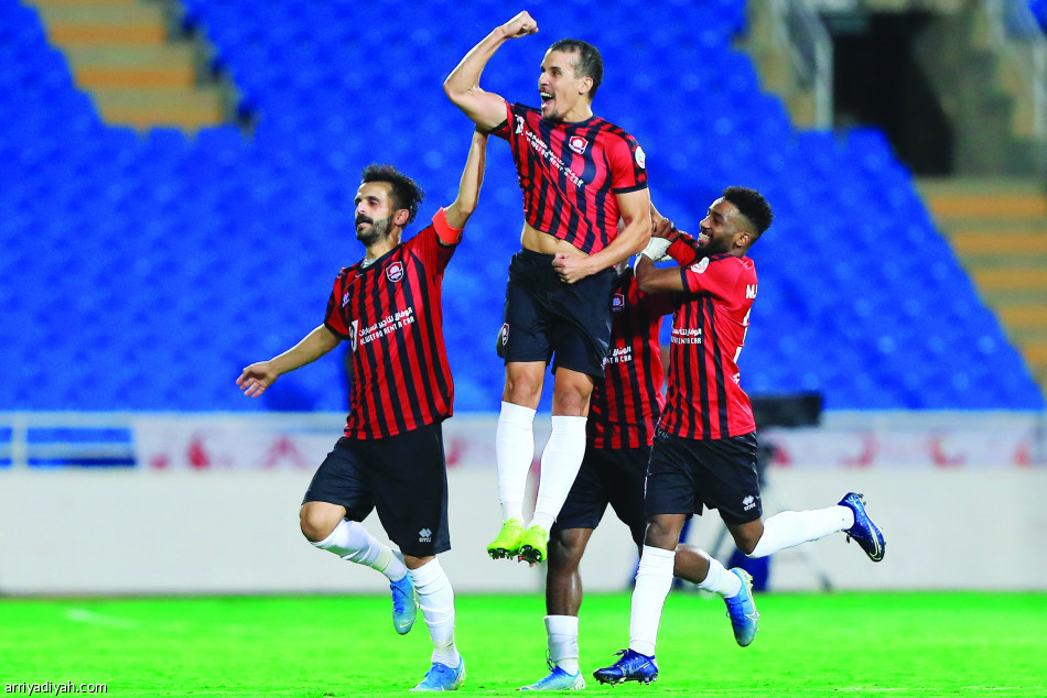 الرائد 
ينتصر في 3 دقائق