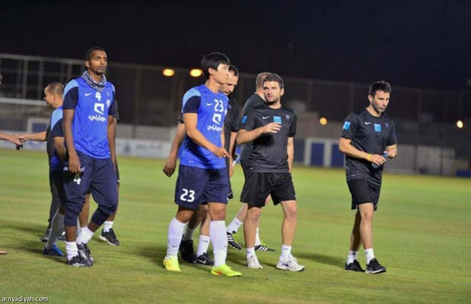 الهلال يفتتح تحضيراته لمواجهة السد بالتمرير والتسديد