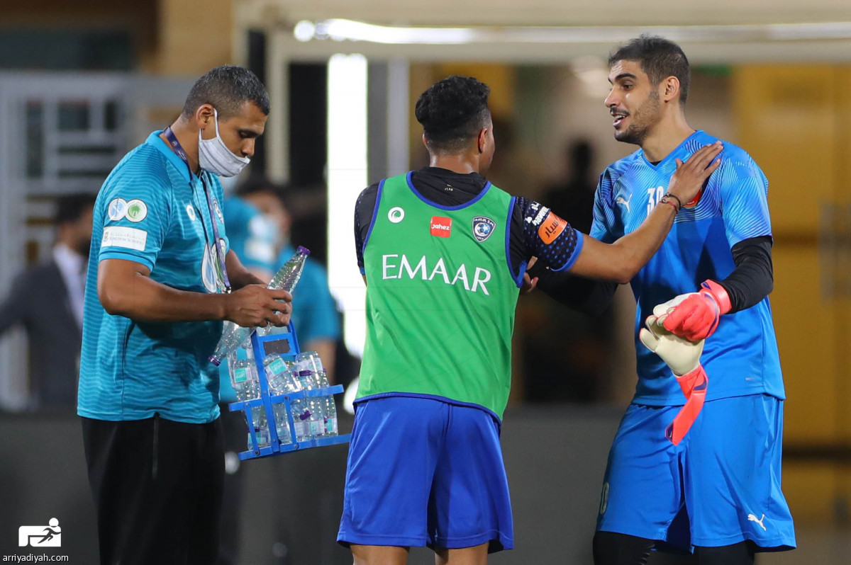 الهلال والقادسية.. الأزرق يبتعد «صور»