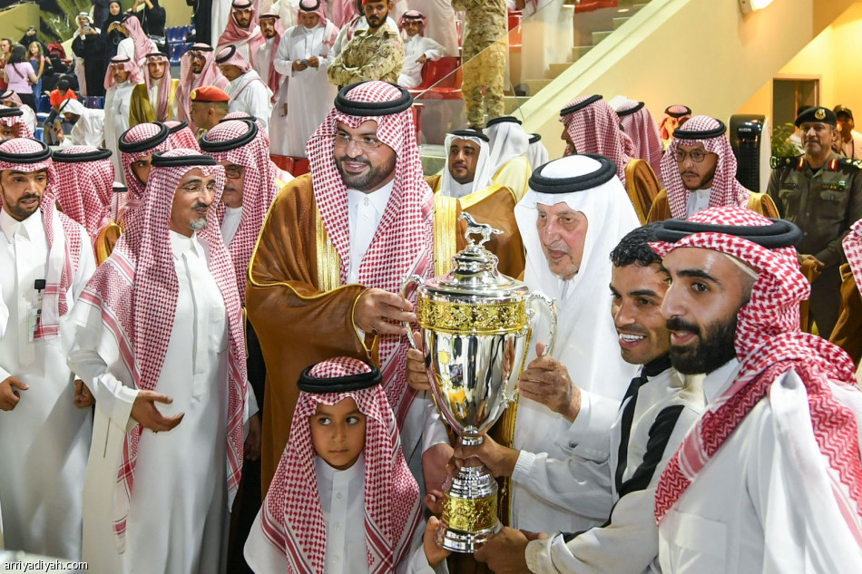 أمير مكة المكرمة يتوّج الفائزين في سباقات الخيل