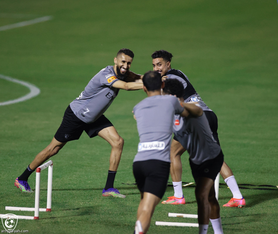 مورايس يعالج أخطاء دفاع الهلال