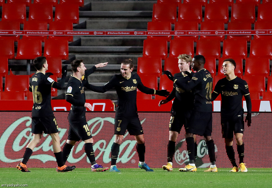 برشلونة يضرب غرناطة برباعية