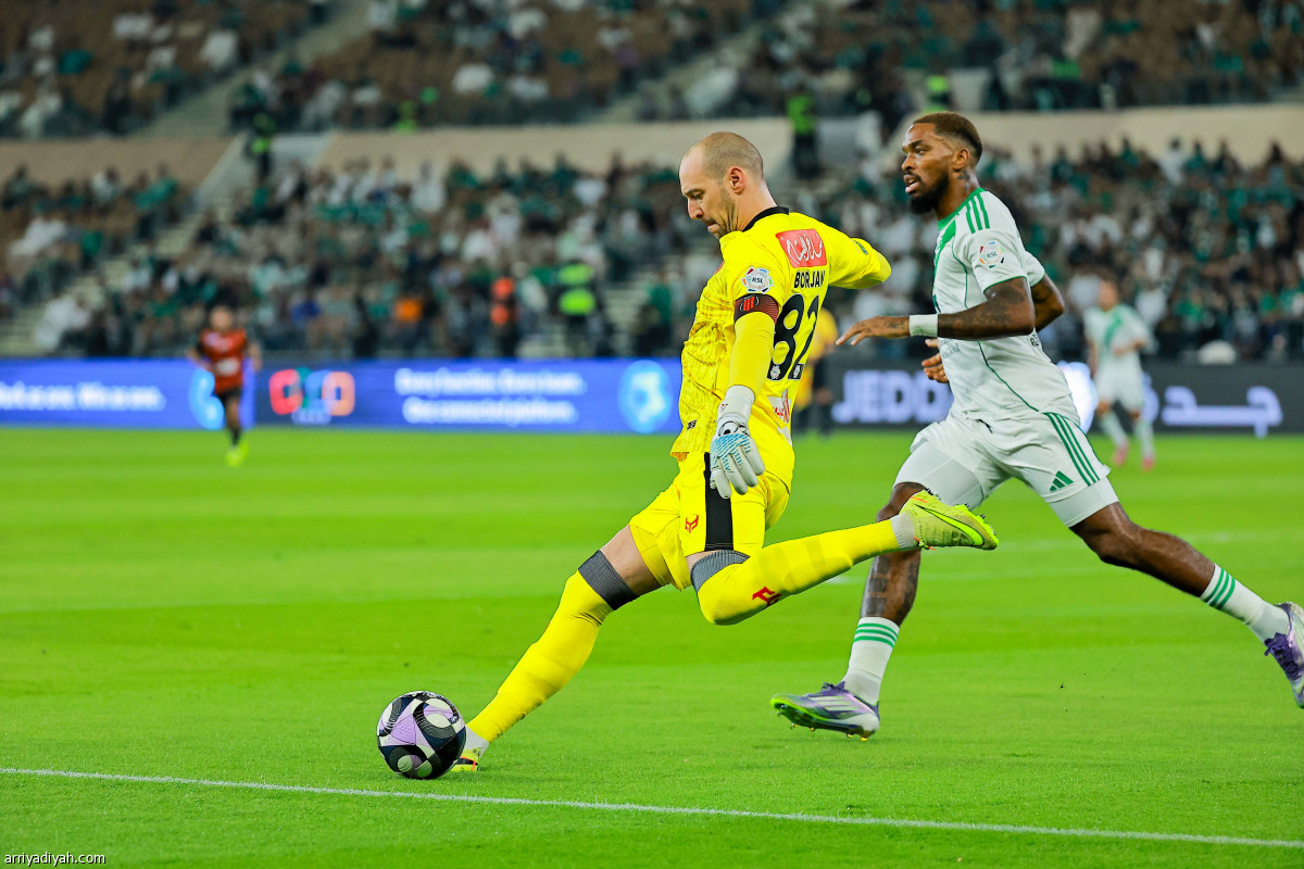 الأهلي.. تعادل وحسرة