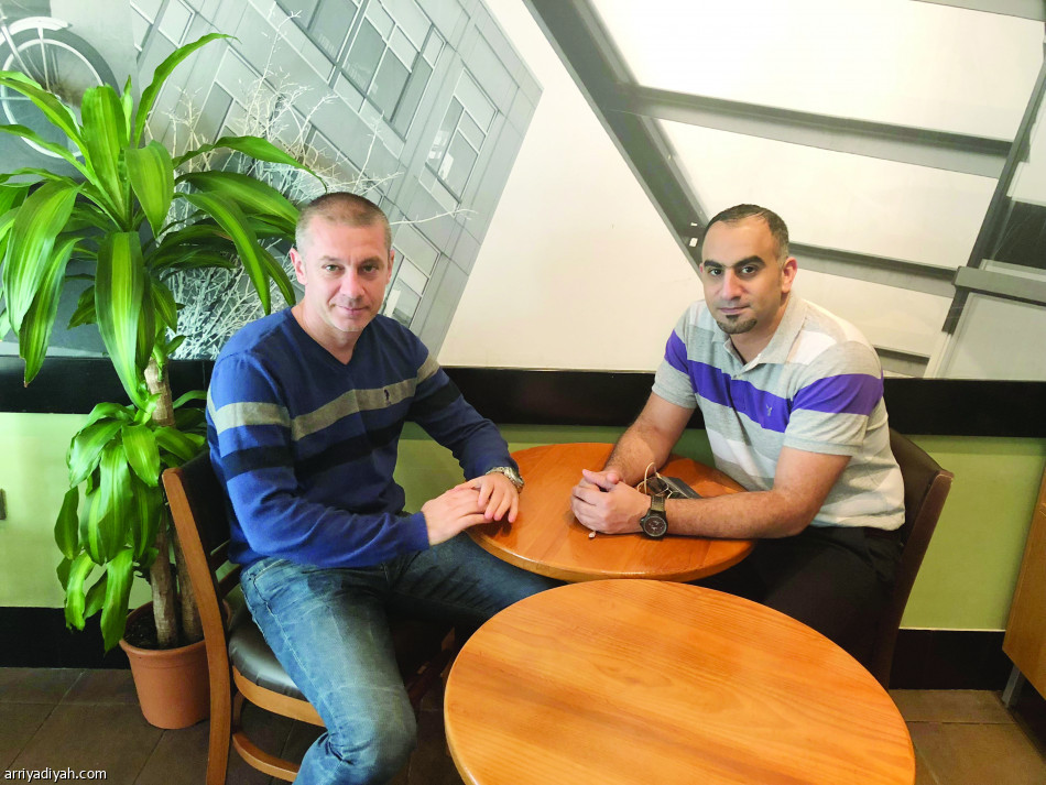 وعدوني بالبقاء ثم طردوني فجرا