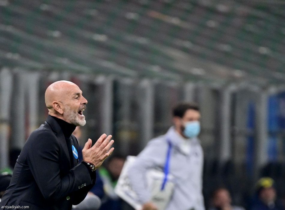 فيرونا يحرم ميلان من الابتعاد بالصدارة