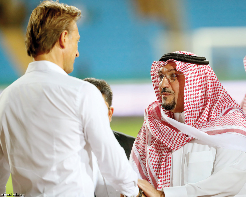 أمير منطقة القصيم يساند الأخضر