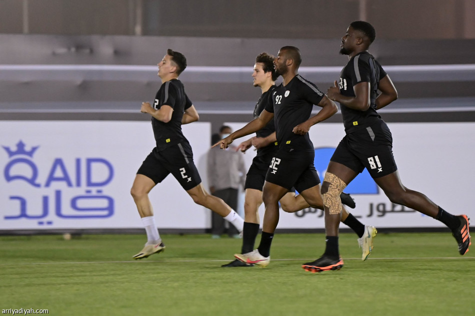هيرنانديز يكثف التدريبات اللياقية