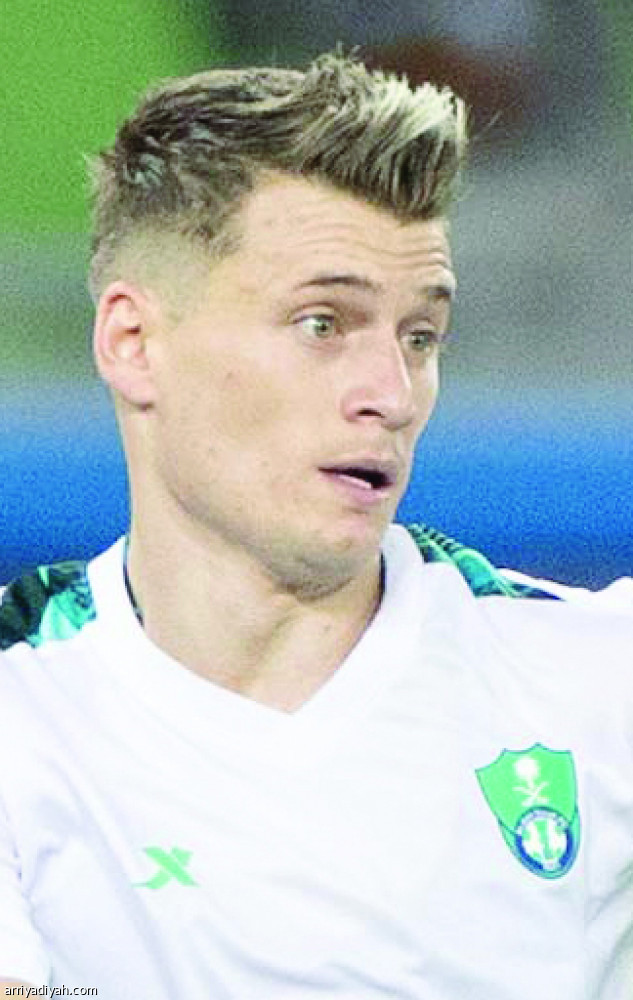 4 سعوديين ينافسون
الأجانب في الصناعة